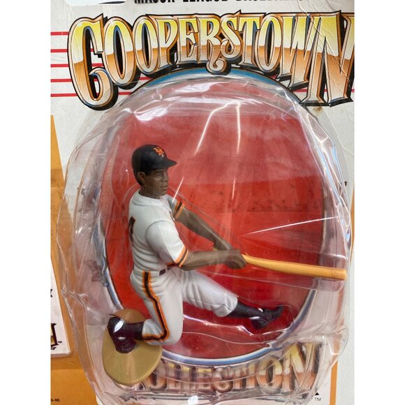 Starting Lineup 1994 Willie Mays Cooperstown Collection Figurine - Picture 7 of 9